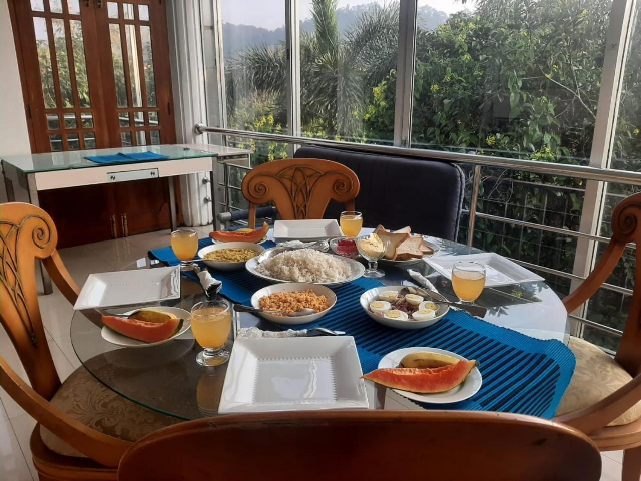 Suisse View Residence Канди Екстериор снимка